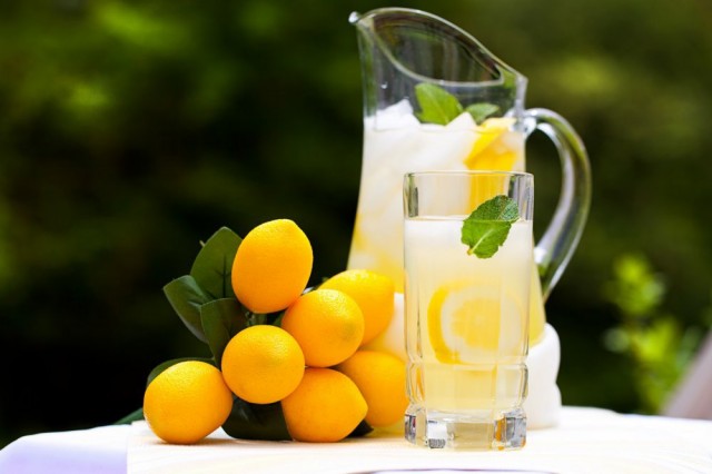 Great Edibles Recipes: Fresh Squeezed Lemonade, Source: http://mdl.bg/image-14739-0-0-domashnata-limonada-e-lyatnata-tsaritsa-na-osvezhitelnite.jpg